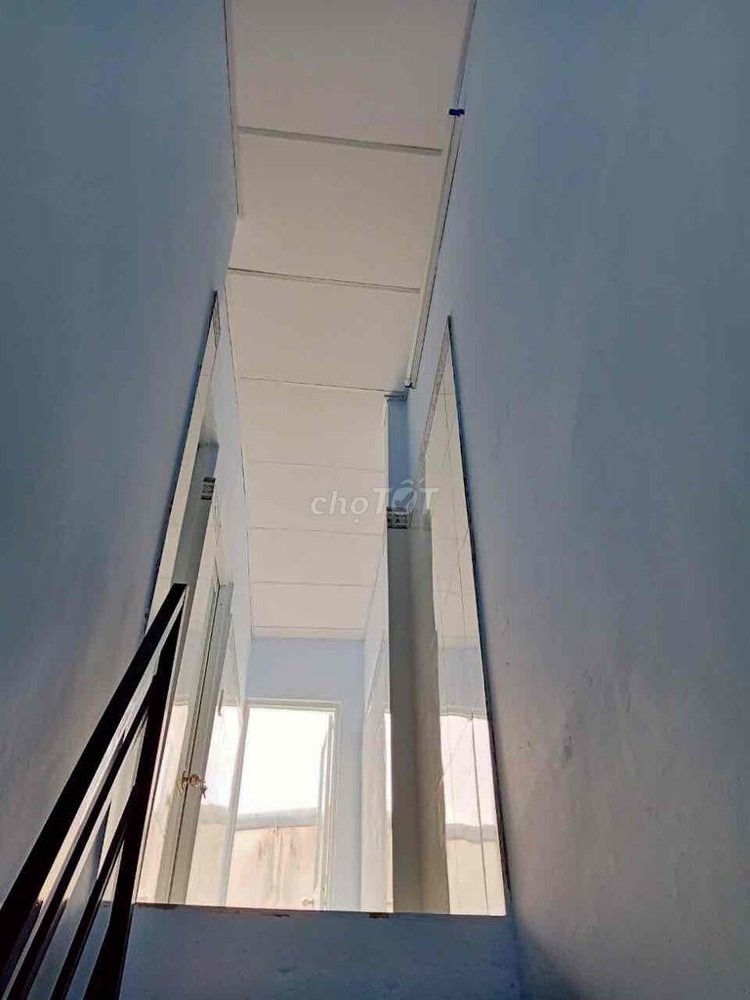 Cho thuê Nhà nguyên căn Hẻm 111 Đường 16, P. HBC. ngay cầu Bình Triệu, DT: 70m2 có 2pn 2wc giá 8 tr