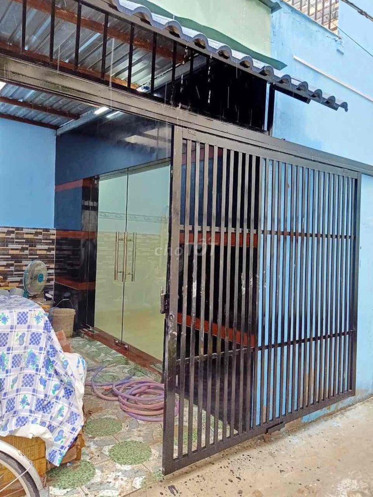 Cho thuê Nhà nguyên căn Hẻm 111 Đường 16, P. HBC. ngay cầu Bình Triệu, DT: 70m2 có 2pn 2wc giá 8 tr