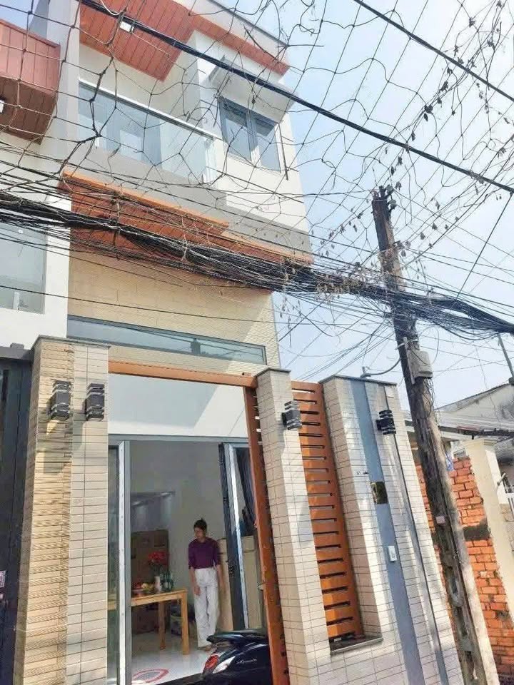 Cho Thuê Nhà 4PN Full NT đường 14-P.Linh Chiểu thủ Đức. SD 120m2 giá 13tr