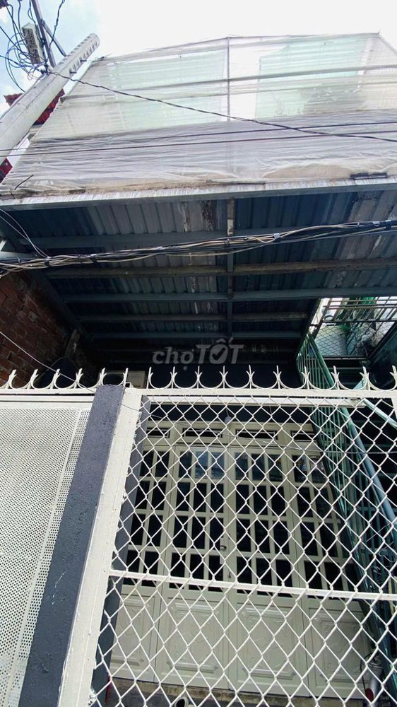 Cho thuê nhà + vườn (Sân Thượng) đường số 52, Hiệp Bình Chánh – Thủ Đức, 1pn 1wc full nội thất 5,5tr