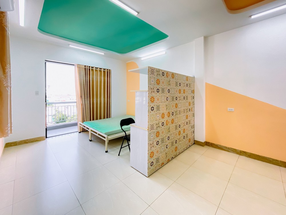 PHÒNG NỮ- 2 CỬA SỔ - BAN CÔNG - WC RIÊNG -CHỈ TÍNH ĐIỆN NƯỚC