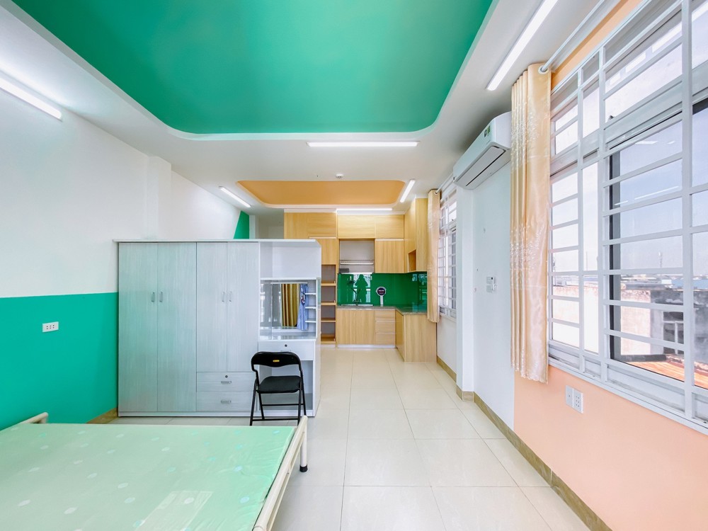 PHÒNG NỮ- 2 CỬA SỔ - BAN CÔNG - WC RIÊNG -CHỈ TÍNH ĐIỆN NƯỚC