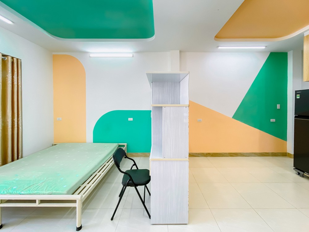 PHÒNG NỮ- 2 CỬA SỔ - BAN CÔNG - WC RIÊNG -CHỈ TÍNH ĐIỆN NƯỚC