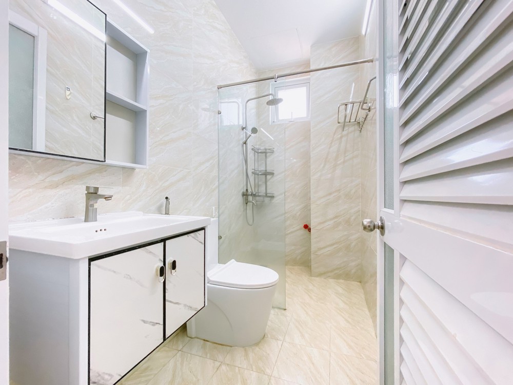 PHÒNG NỮ- 2 CỬA SỔ - BAN CÔNG - WC RIÊNG -CHỈ TÍNH ĐIỆN NƯỚC