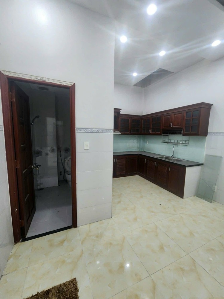 CHO THUÊ NHÀ NGUYÊN CĂN ĐƯỜNG SỐ 22 P.LINH ĐÔNG. CÓ 4PN 6WC GIÁ 13TR/tháng