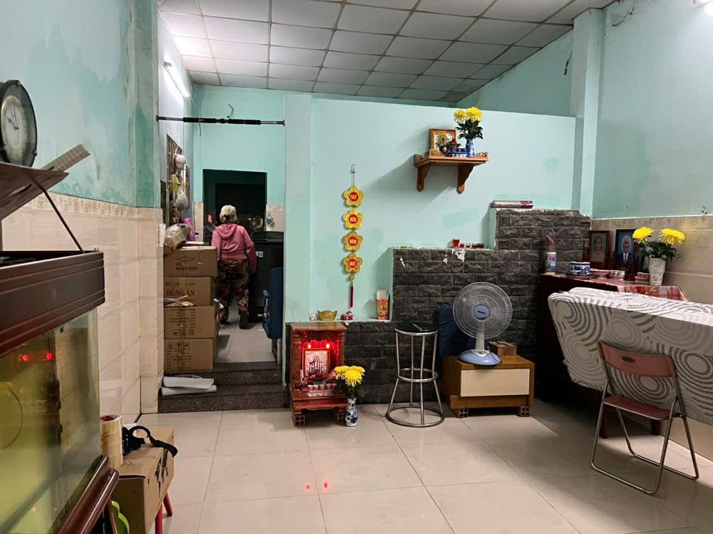 Nhà nguyên căn Đường số 2 p. Trường Thọ – DT 110m2 Gốm sân rộng, 1pn1wc + gác. Giá 10tr