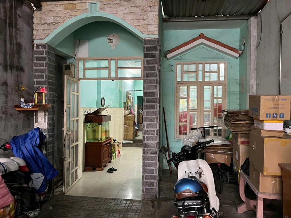 Nhà nguyên căn Đường số 2 p. Trường Thọ – DT 110m2 Gốm sân rộng, 1pn1wc + gác. Giá 10tr