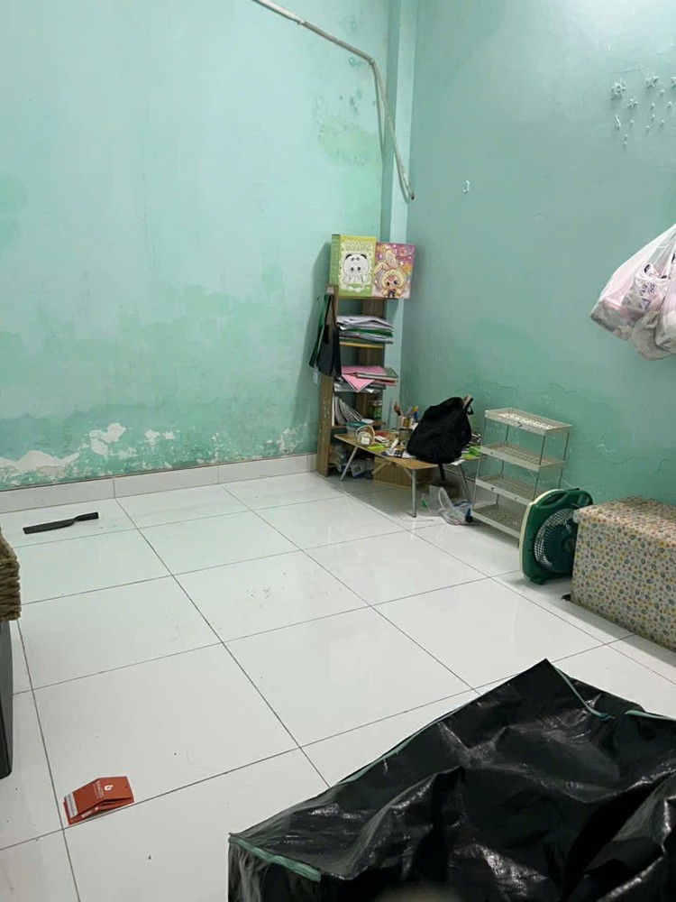 Nhà nguyên căn Đường số 2 p. Trường Thọ – DT 110m2 Gốm sân rộng, 1pn1wc + gác. Giá 10tr