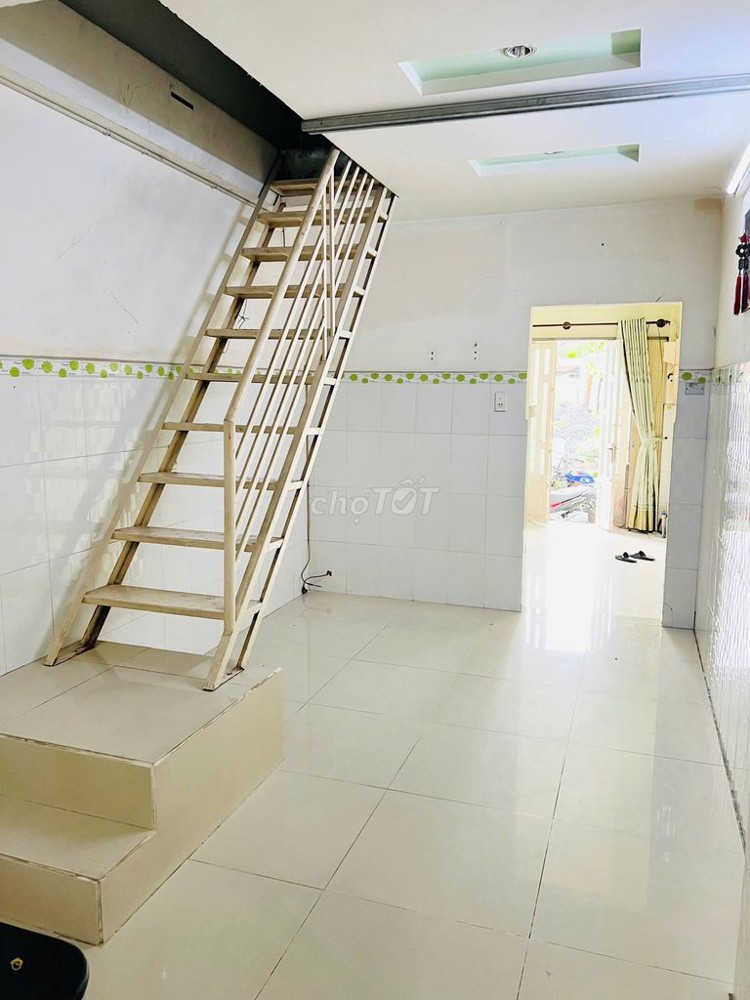 Cho thuê nhà Hẻm 3 Gác Đường Tâm Tâm Xã, P. Linh Tây. Trệt + lầu có 2PN 1WC Giá 6.5tr/tháng