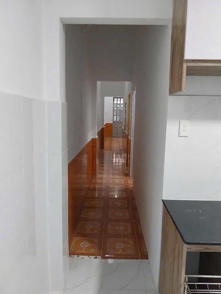 CHO THUÊ NHÀ ĐƯỜNG SỐ 8 P. TRƯỜNG THỌ. DT 72m2 có 2pn 1wc giá 8tr. Sân để xe rộng