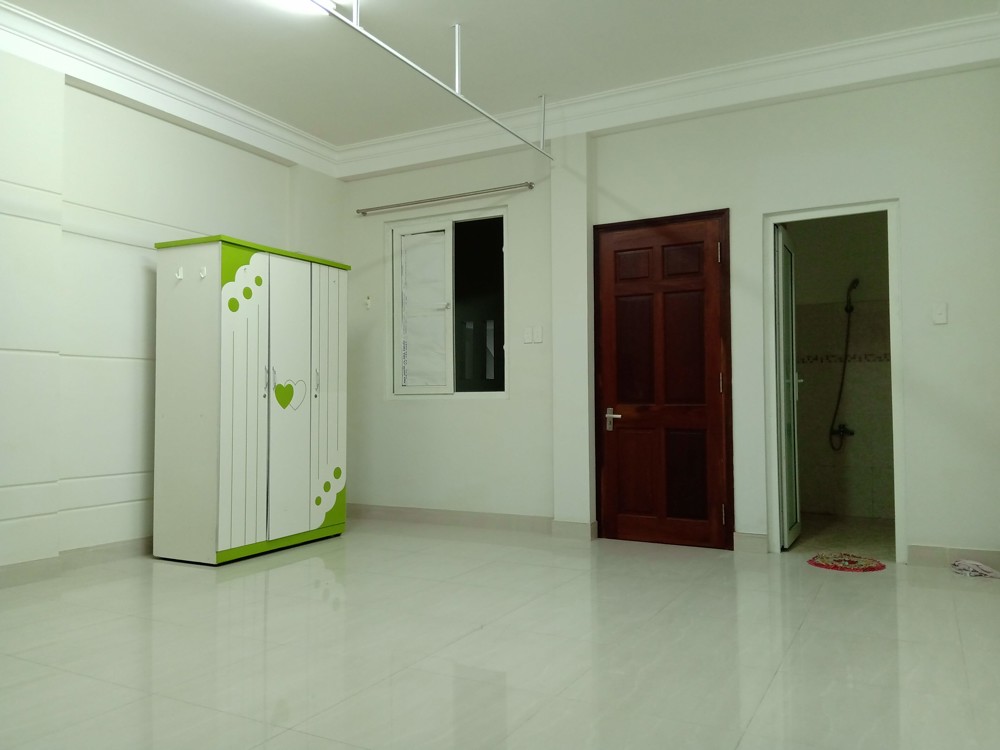 Phòng trọ có ban công mới sạch đẹp giá rẻ 35m2 Quận 3 gần khu vui chơi thỏ trắng