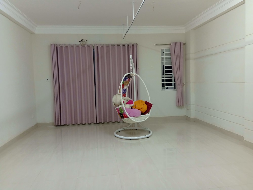 Phòng trọ có ban công mới sạch đẹp giá rẻ 35m2 Quận 3 gần khu vui chơi thỏ trắng