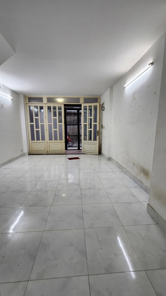 Cho thuê nhà nguyên căn 2PN 2WC – Mặt tiền Đường thông Linh Tây, gần Phạm Văn Đồng, giá 8tr/tháng