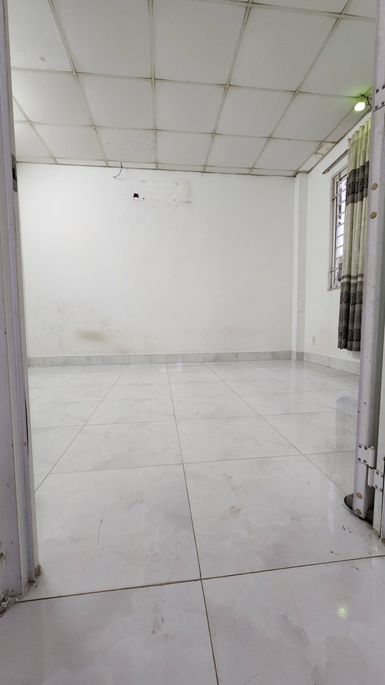 Cho thuê nhà nguyên căn 2PN 2WC – Mặt tiền Đường thông Linh Tây, gần Phạm Văn Đồng, giá 8tr/tháng