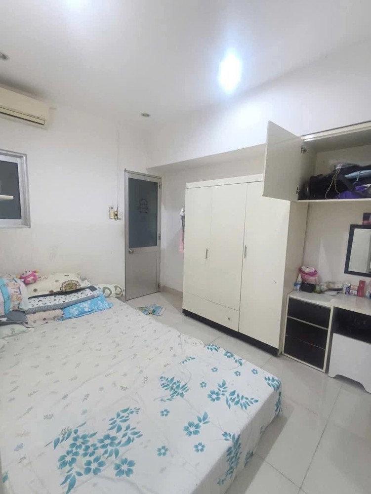 Cho thuê nhà 2pn2wc DT 100m2 Có nội thất, 3 máy lạnh hẻm đường xe tải lớn giá 9tr