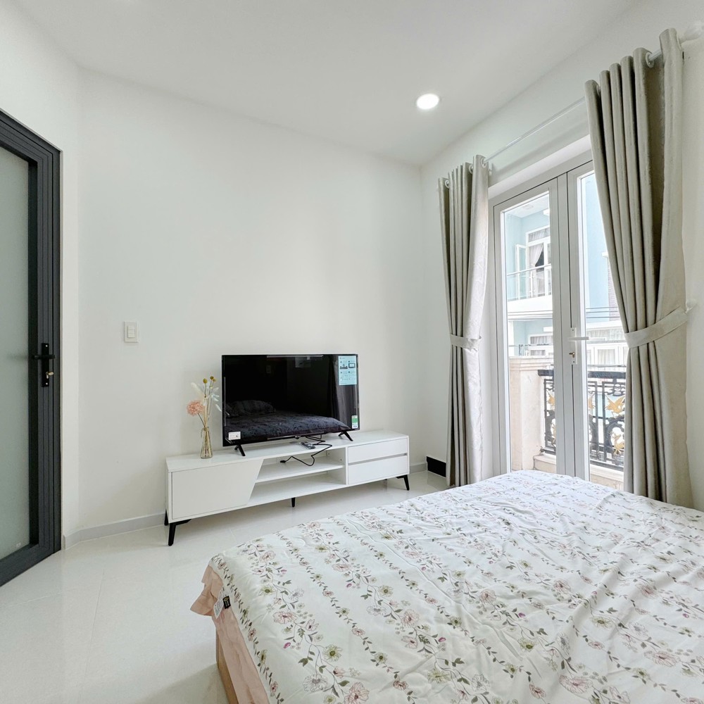CHO THUÊ CĂN HỘ 1 PHÒNG NGỦ 70M² – FULL NỘI THẤT – BAN CÔNG THOÁNG – GẦN SÂN BAY TÂN SƠN NHẤT ✈️