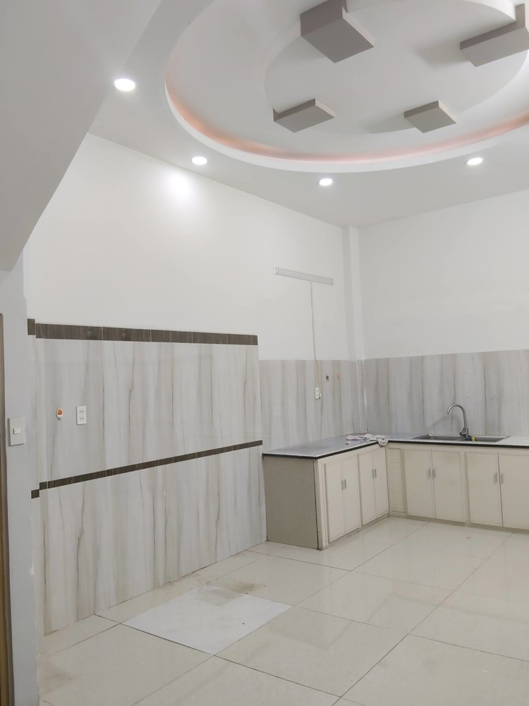 Cho thuê nhà nguyên căn 3 tầng hẻm Kha Vạn Cân P. Linh Đông Thủ Đức 3PN 3WC giá 10tr/tháng