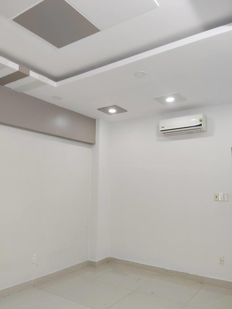 Cho thuê nhà nguyên căn 3 tầng hẻm Kha Vạn Cân P. Linh Đông Thủ Đức 3PN 3WC giá 10tr/tháng