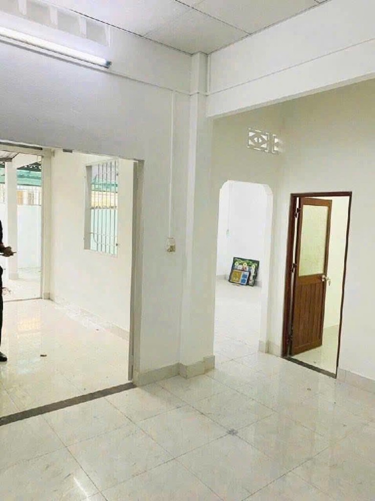 Cho thuê nhà cấp 4,DT 130m2 hẻm xe hơi Đường Số 4 Trường Thọ Thủ Đức 3PN giá 9.5tr