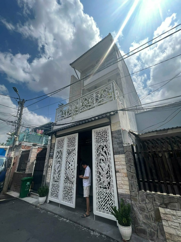 Cho thuê nhà Kha Vạn Cân,P.Linh Chiểu,TP Thủ Đức 4×20m,4PN giá 17tr (TL)