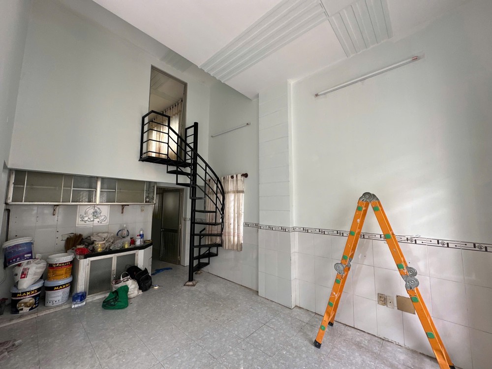 Cho thuê nhà nguyên căn hẻm 102 Đường Số 9,P.Linh Tây,TP Thủ Đức,nhà có gác,2PN 2WC,giá 7tr/tháng