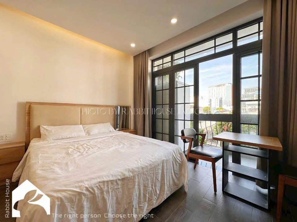 CHO THUÊ PHÒNG FULL NỘI THẤT BANCOL GẦN SÂN BAY TÂN SƠN NHẤT Q. TÂN BÌNH