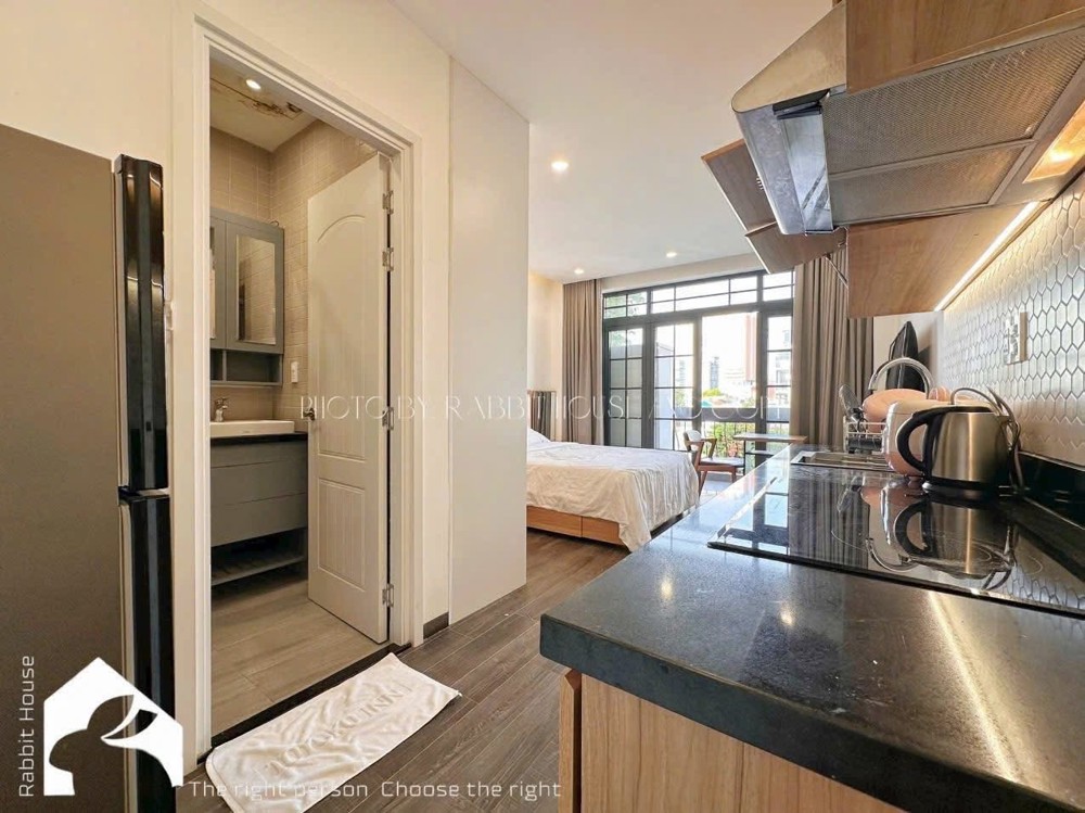 CHO THUÊ PHÒNG FULL NỘI THẤT BANCOL GẦN SÂN BAY TÂN SƠN NHẤT Q. TÂN BÌNH