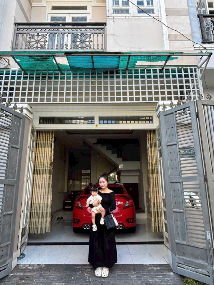 Cho thuê nhà QL13, P.Hiệp Bình Phước (Cũ) – 3 Tầng + Sân Thượng, 4PN - 4WC, đậu ô tô, 12tr/tháng