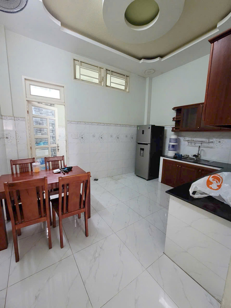 Cho thuê nhà QL13, P.Hiệp Bình Phước (Cũ) – 3 Tầng + Sân Thượng, 4PN - 4WC, đậu ô tô, 12tr/tháng