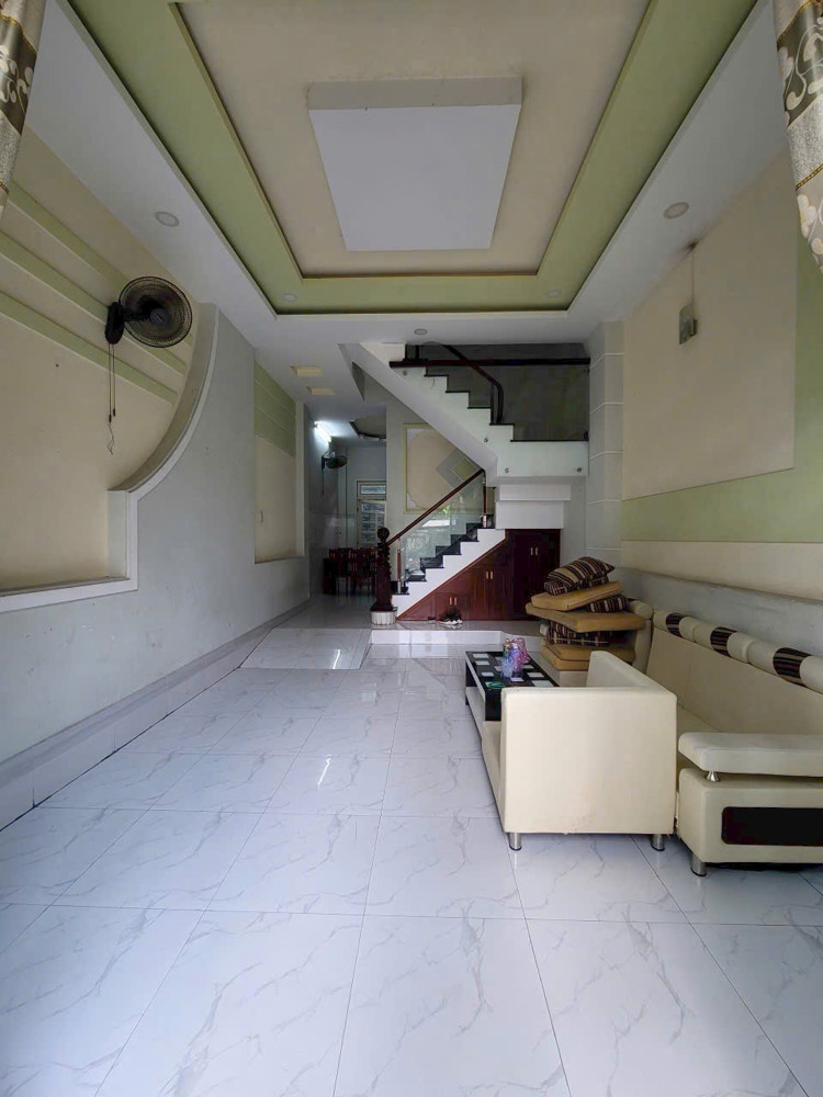 Cho thuê nhà QL13, P.Hiệp Bình Phước (Cũ) – 3 Tầng + Sân Thượng, 4PN - 4WC, đậu ô tô, 12tr/tháng