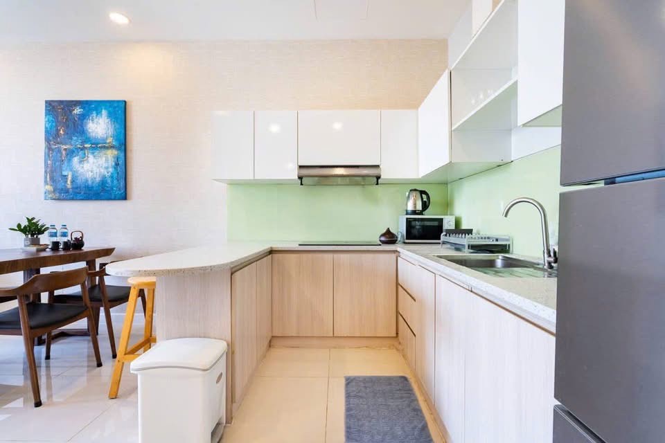 CHO THUÊ PHÒNG 1 PHÒNG NGỦ BAN CÔNG GẦN NHÀ GA T3, QTB