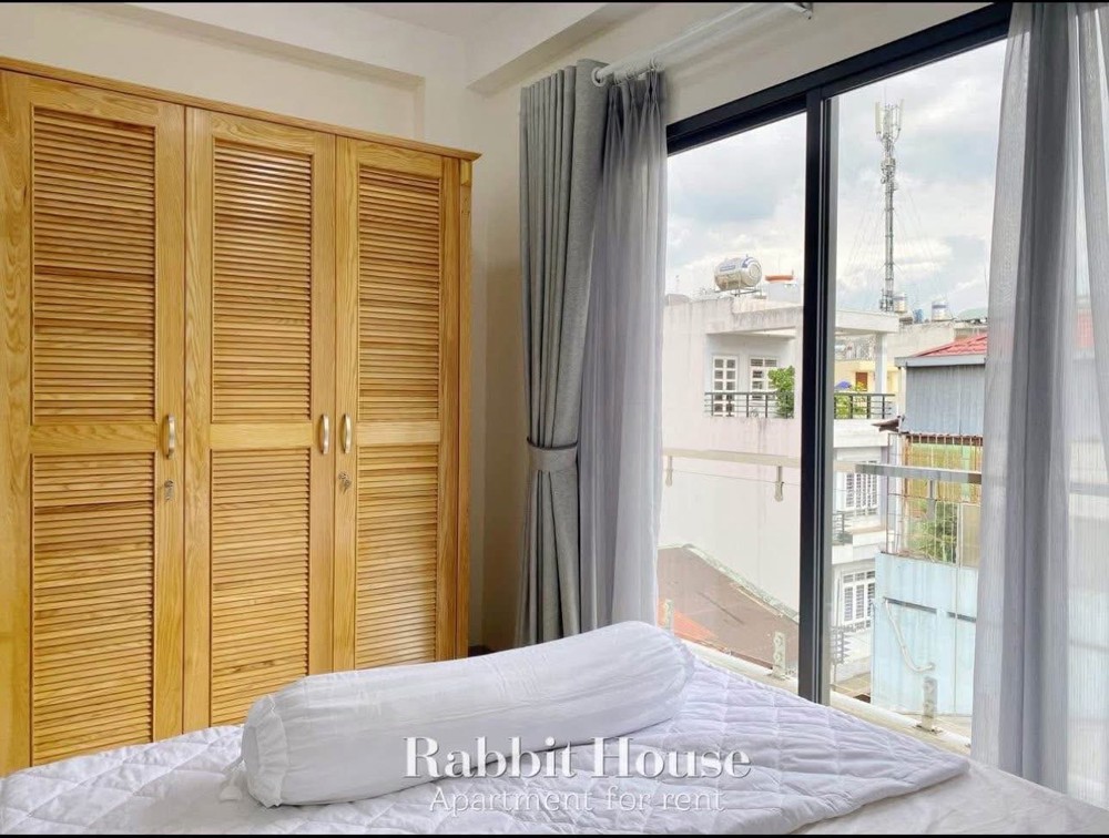 CHO THUÊ PHÒNG STUDIO FULL NỘI THẤT CÓ BANCOL NGAY NHÀ GA T3, QTB