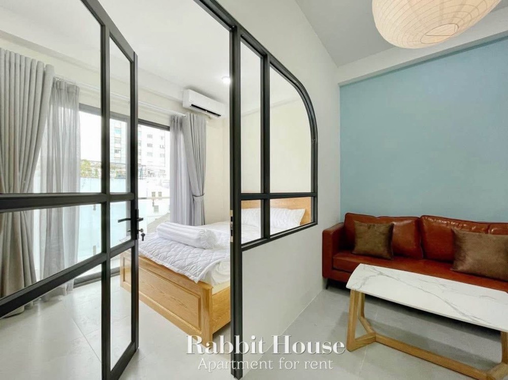 CHO THUÊ PHÒNG STUDIO FULL NỘI THẤT CÓ BANCOL NGAY NHÀ GA T3, QTB