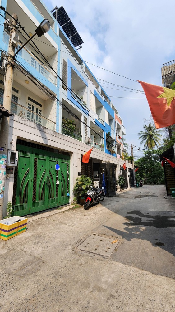 ho thuê nhà nguyên căn Đường Số 22, P. Linh Đông – 1 trệt 3 lầu, 4PN 6WC, ô tô vào nhà – 12tr/tháng