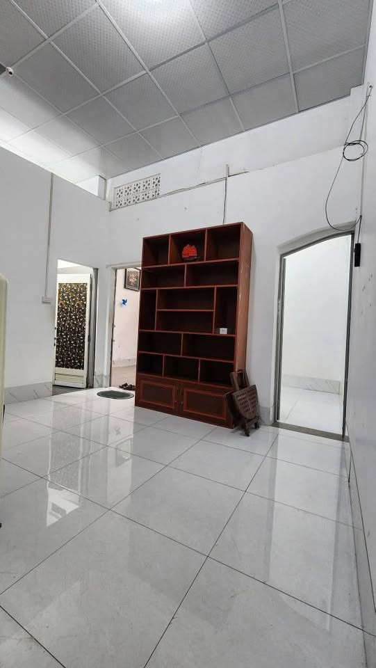 CHO THUÊ NHÀ Đường Linh Đông,  p. Linh Đông - DT 70m2 gồm 2pn2wc, Sân để được oto Giá 7.5tr/tháng