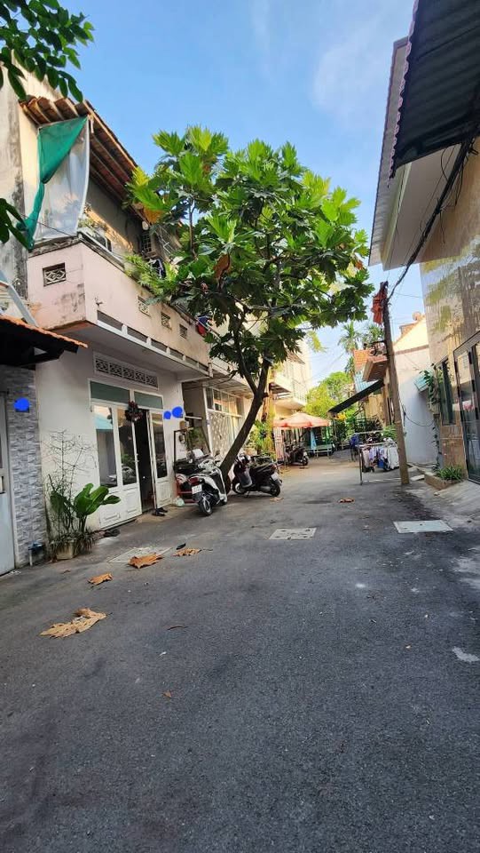 CHO THUÊ NHÀ Đường Linh Đông,  p. Linh Đông - DT 70m2 gồm 2pn2wc, Sân để được oto Giá 7.5tr/tháng