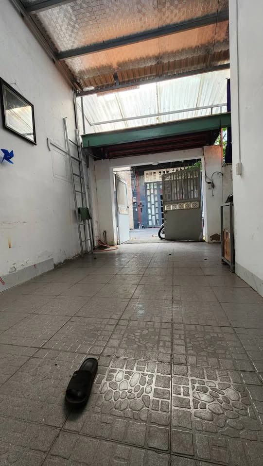 CHO THUÊ NHÀ Đường Linh Đông,  p. Linh Đông - DT 70m2 gồm 2pn2wc, Sân để được oto Giá 7.5tr/tháng