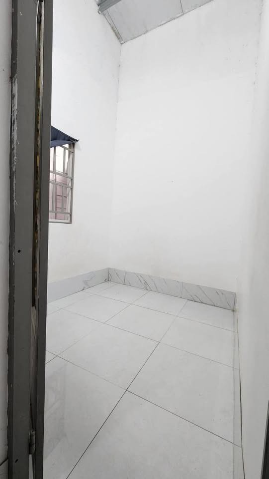 CHO THUÊ NHÀ Đường Linh Đông,  p. Linh Đông - DT 70m2 gồm 2pn2wc, Sân để được oto Giá 7.5tr/tháng