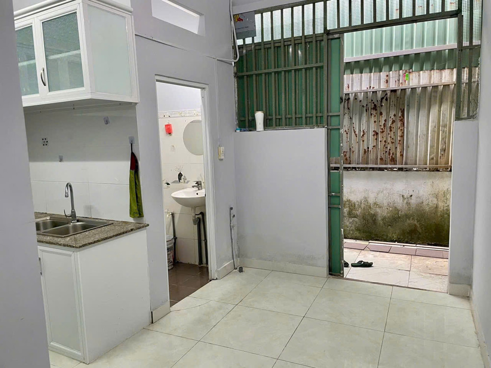 Cho thuê nhà nguyên căn Đường 41, P.Hiệp Bình Chánh, gần chợ Hiệp Bình - 2PN 1WC, DT 80m2 giá 7tr/th