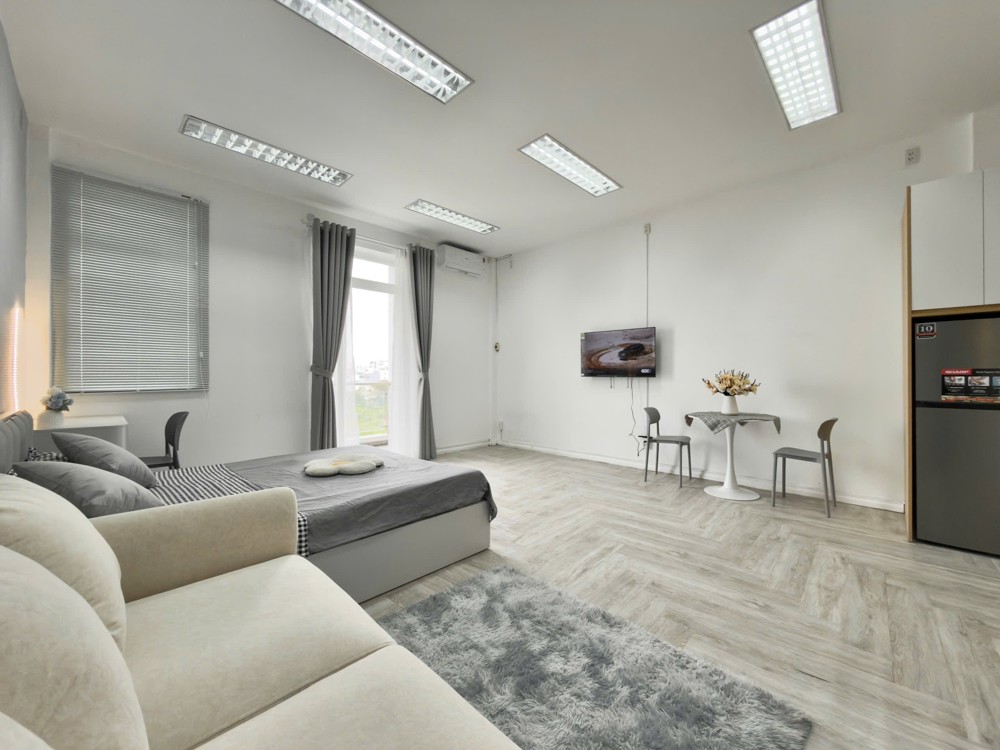 CĂN HỘ STUDIO BAN CÔNG 40M2 NGAY HỌC VIỆN HÀNG KHÔNG - TÂN BÌNH