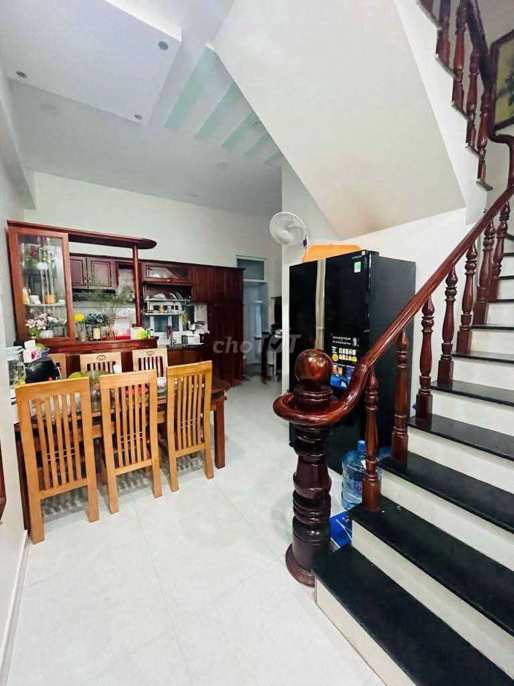 Cho thuê nhà hẻm ô tô Lê Văn Chí, Linh Trung – 3PN 3WC – full nội thất – 15tr/tháng