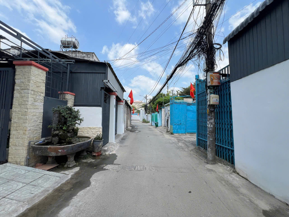 Cho thuê nhà Đường số 4, P.Trường Thọ – 3PN 1WC – sân 2 ô tô – 10tr/tháng