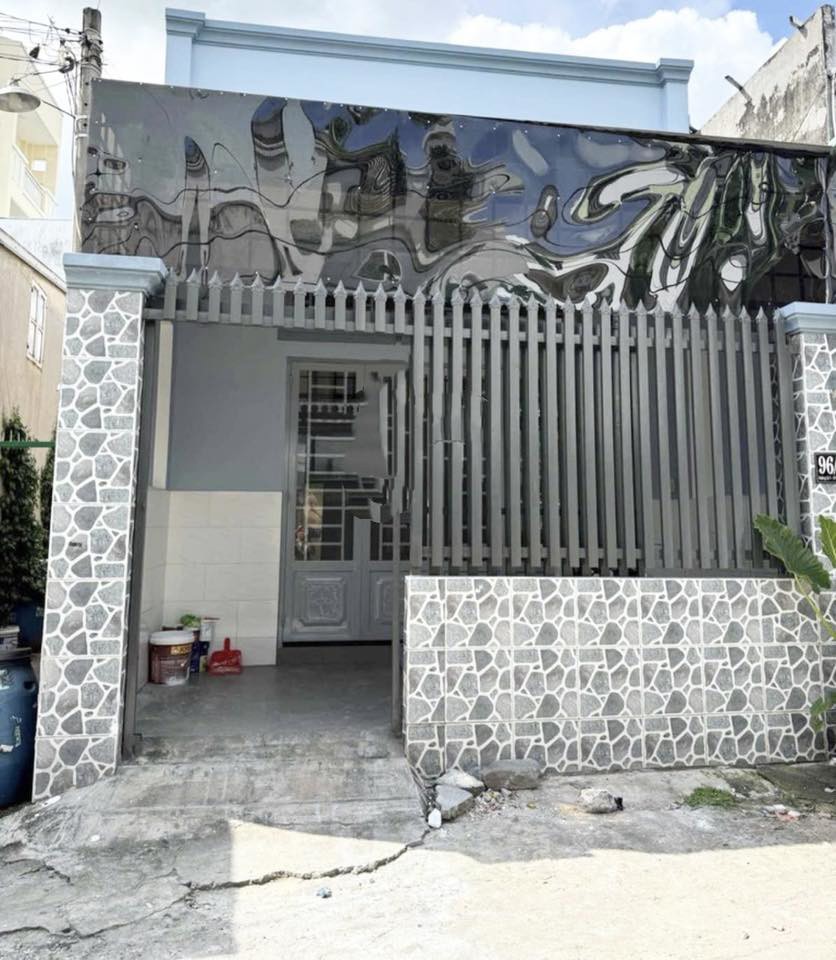 Cho Thuê Nhà 2PN-HXT Đường Số 9-Linh Tây, DT 100m2 gồm sân, 2pn3wc, sân sau - giá 11tr/tháng