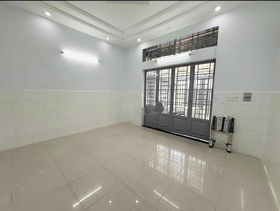 Cho Thuê Nhà 2PN-HXT Đường Số 9-Linh Tây, DT 100m2 gồm sân, 2pn3wc, sân sau - giá 11tr/tháng