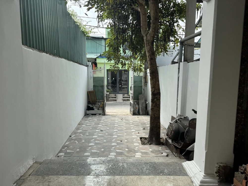 Cho thuê nhà cấp 4 Hẻm 92 đường số  2 - Trường Thọ Thủ Đức. DT 83m2 Gồm 1pn1wc + Sân Giá 7.5tr