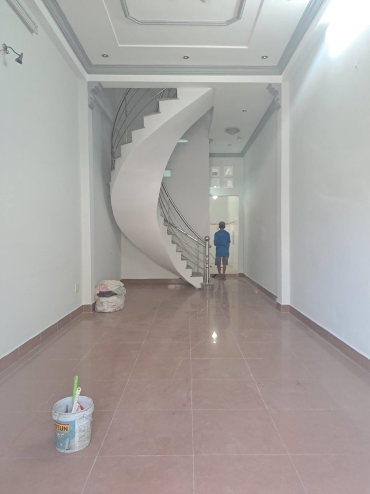 Cho thuê Nhà 3 Tầng Hẻm oto Hoàng Diệu 2, Thủ Đức - 3pn 3wc Giá 13tr/tháng