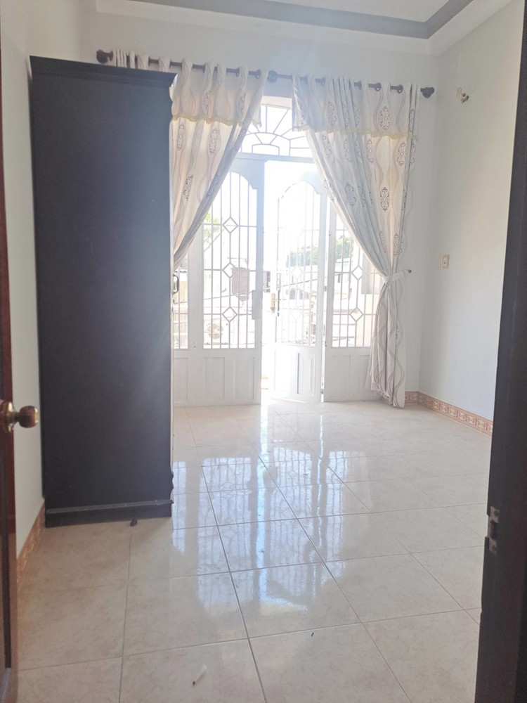 Cho thuê Nhà 3 Tầng Hẻm oto Hoàng Diệu 2, Thủ Đức - 3pn 3wc Giá 13tr/tháng