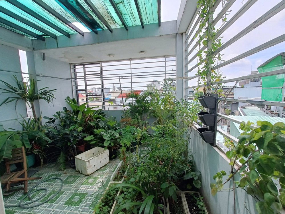 Cho thuê nhà 3 tầng gần Tây Hòa, đường 129, P. Long A – 200m2 – 3PN – xe hơi quay đầu – 10tr/tháng