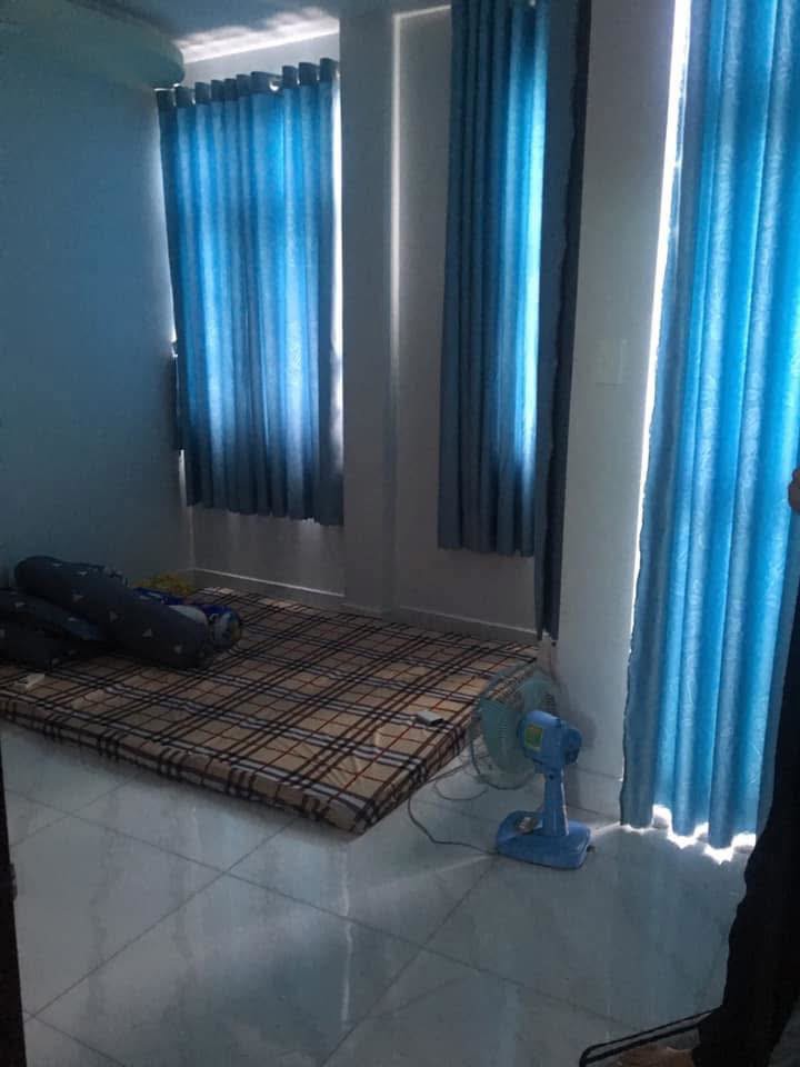 Cho thuê nhà 3 tầng gần Tây Hòa, đường 129, P. Long A – 200m2 – 3PN – xe hơi quay đầu – 10tr/tháng