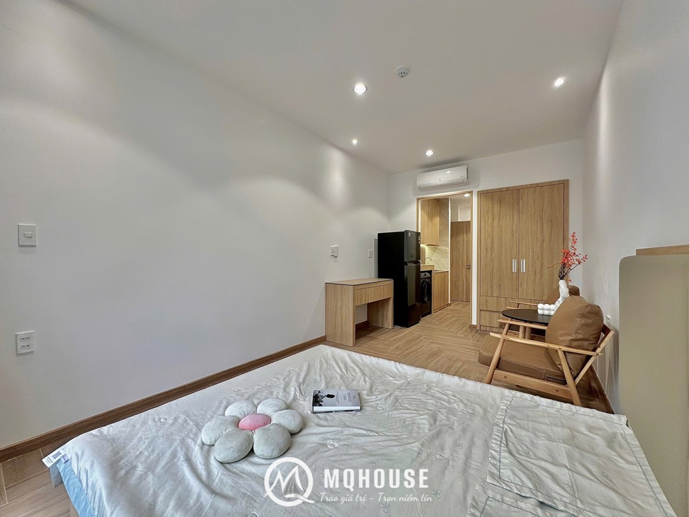 CĂN HỘ STUDIO FULL NỘI THẤT BAN CÔNG NGAY NHÀ GA T4